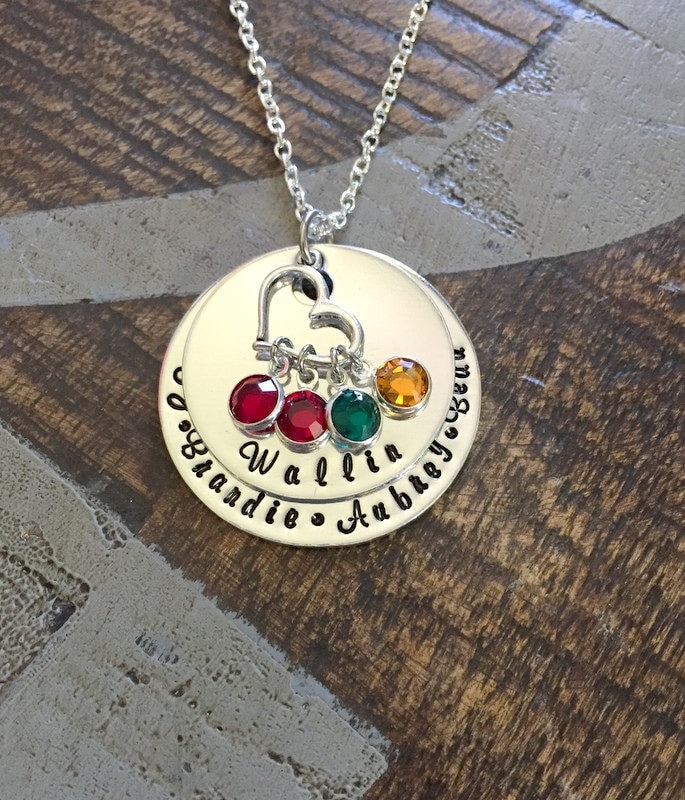 Handgestempelt Halskette Personalisierte Nana Oma Birthstone Familie Geschenk Für Mama von BlueEyedJewelsTX