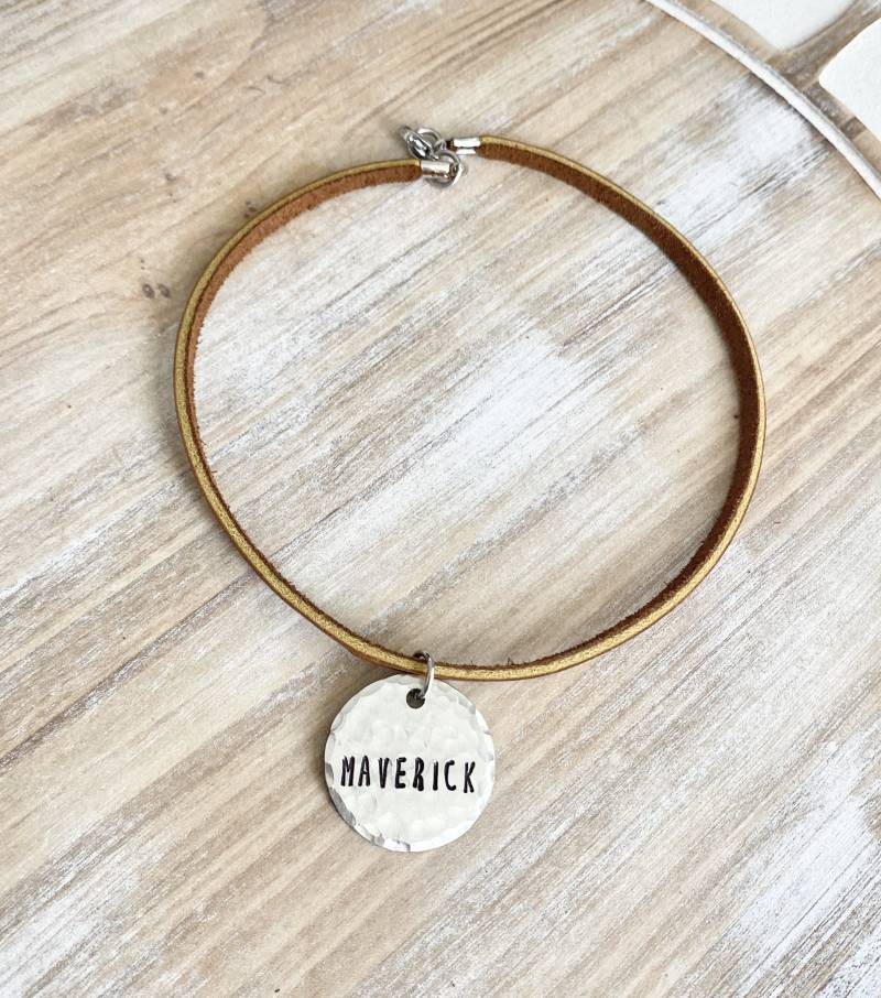 Jungen Handgestempelt Halskette Name Leder Personalisierte Geschenk Für Sohn Geburtstagsgeschenk Ostergeschenk Jungen Namen von BlueEyedJewelsTX