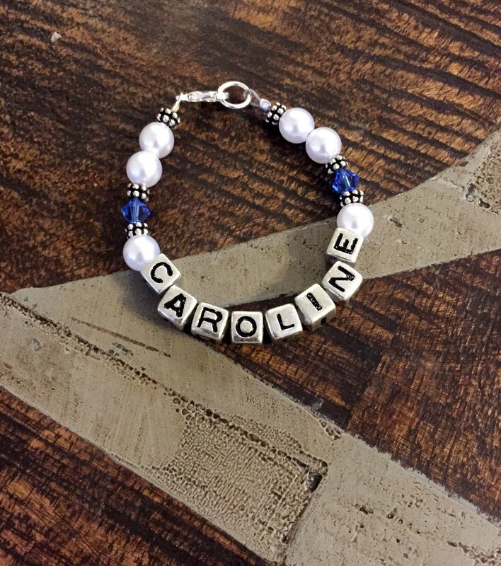 Kleinkind Armband Childs Name Enkelin Personalisierte Kleine Mädchen Schmuck von BlueEyedJewelsTX