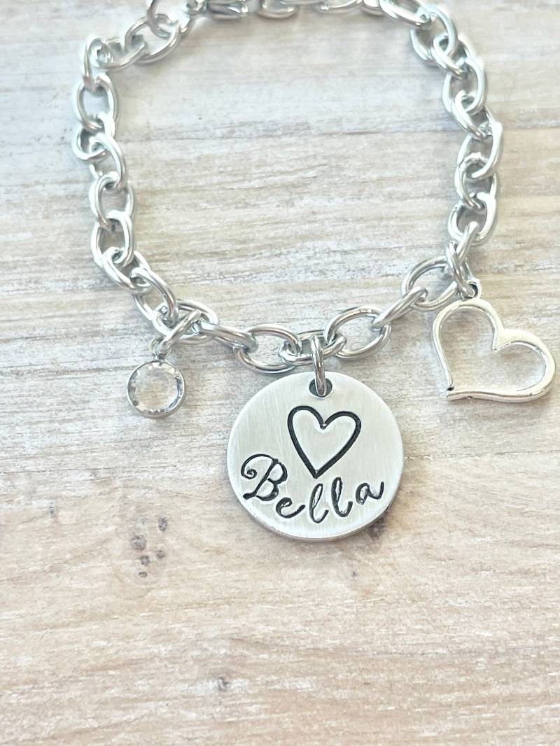 Mädchen Bettelarmband Handgestempeltes Armband Herz Personalisiertes Für Birthstone Schmuck Geburtstag von BlueEyedJewelsTX