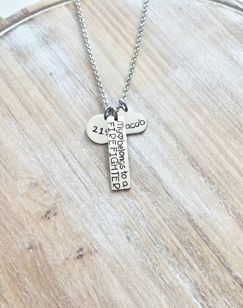 Mein Herz Gehört Einer Feuerwehrmann Frau Halskette Handgestempelt Schmuck Individuelle von BlueEyedJewelsTX