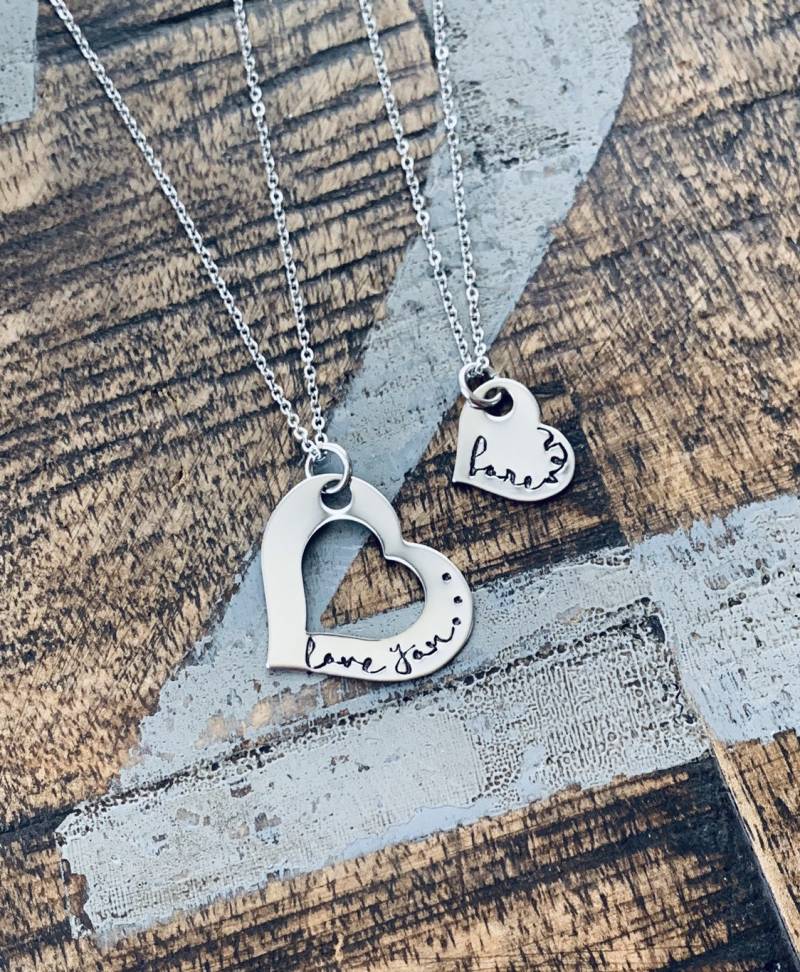 Mutter-Tochter-Ketten Weihnachten Geschenke Mutter-Tochter-Schmuck-Mutter Tochter Passende Set Muttertagsgeschenk Liebe Dich Für Immer Halskette von BlueEyedJewelsTX
