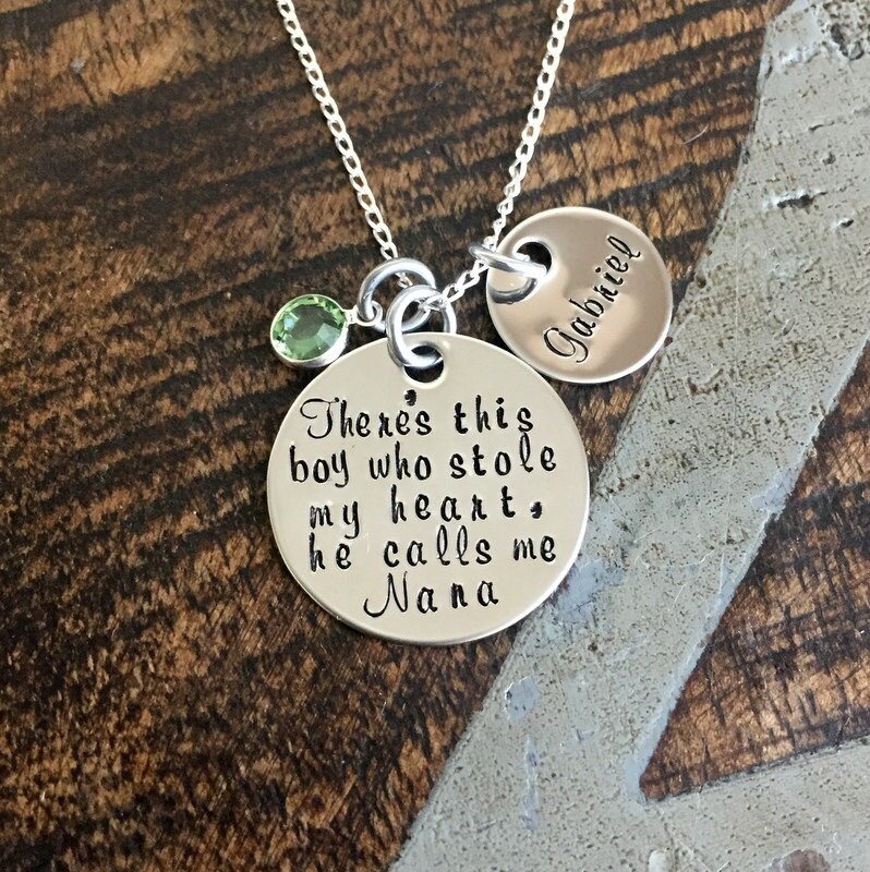 Nana Halskette Gibt Es Diesen Jungen, Der Mein Herz Handgestempelt Personalisierte Schmuck Muttertagsgeschenk Custom Mama Geschenk Gestohlen von BlueEyedJewelsTX