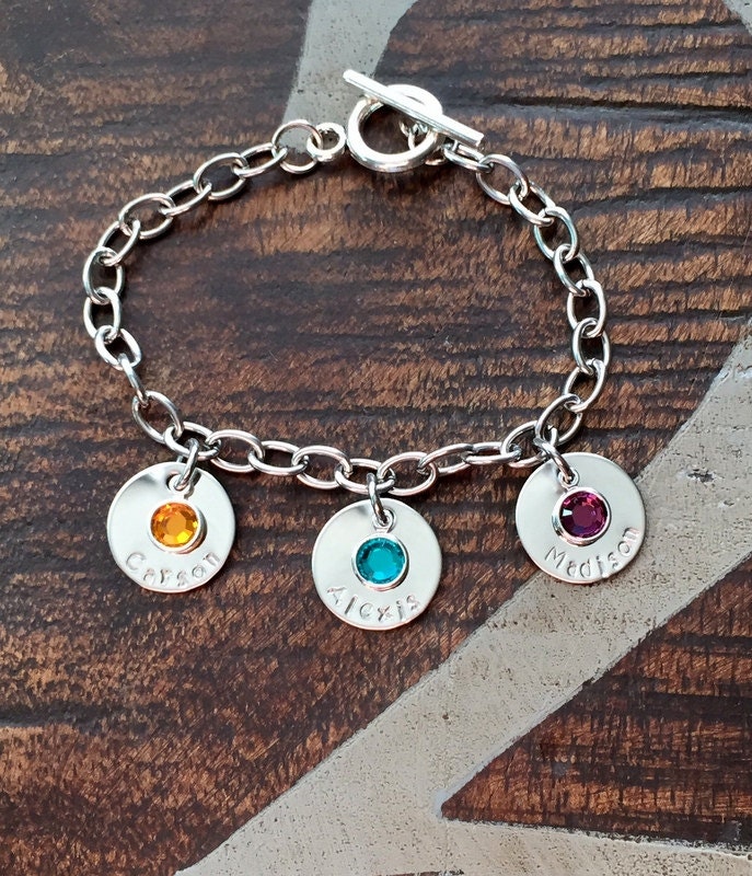 Oma Armband Geschenk Für Mama Handgestempelt Charm Personalisierte Muttertag Hand Gestempelt von BlueEyedJewelsTX