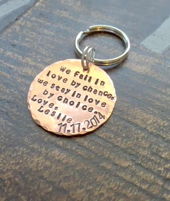 Paare Schlüsselanhänger Geschenk Für Mann Frau Handgestempelt Personalisierte Jahrestag von BlueEyedJewelsTX