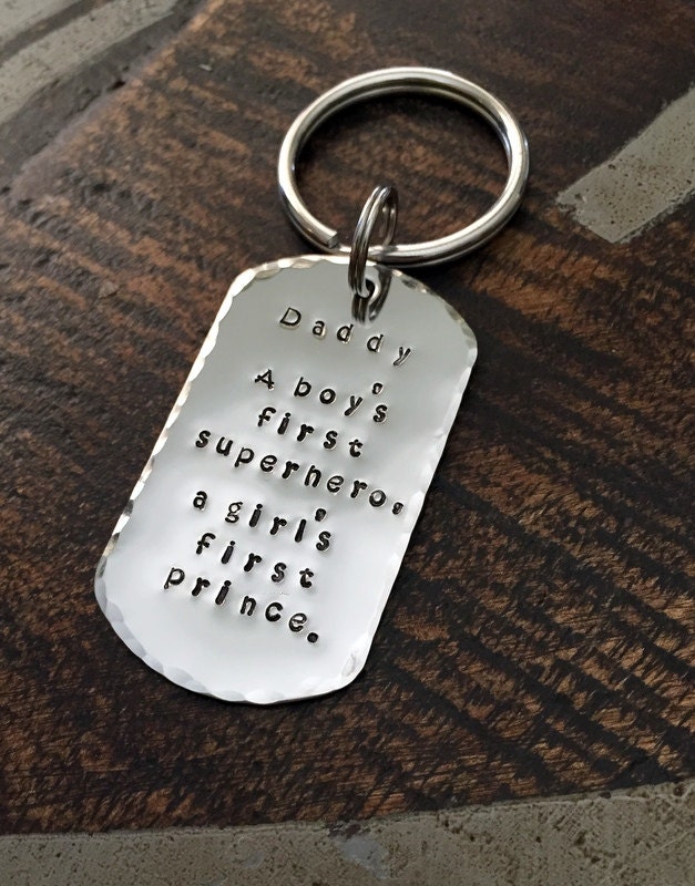 Papa Keychain Handstamped Schlüsselanhänger Personalisierte Dogtag Zitat von BlueEyedJewelsTX