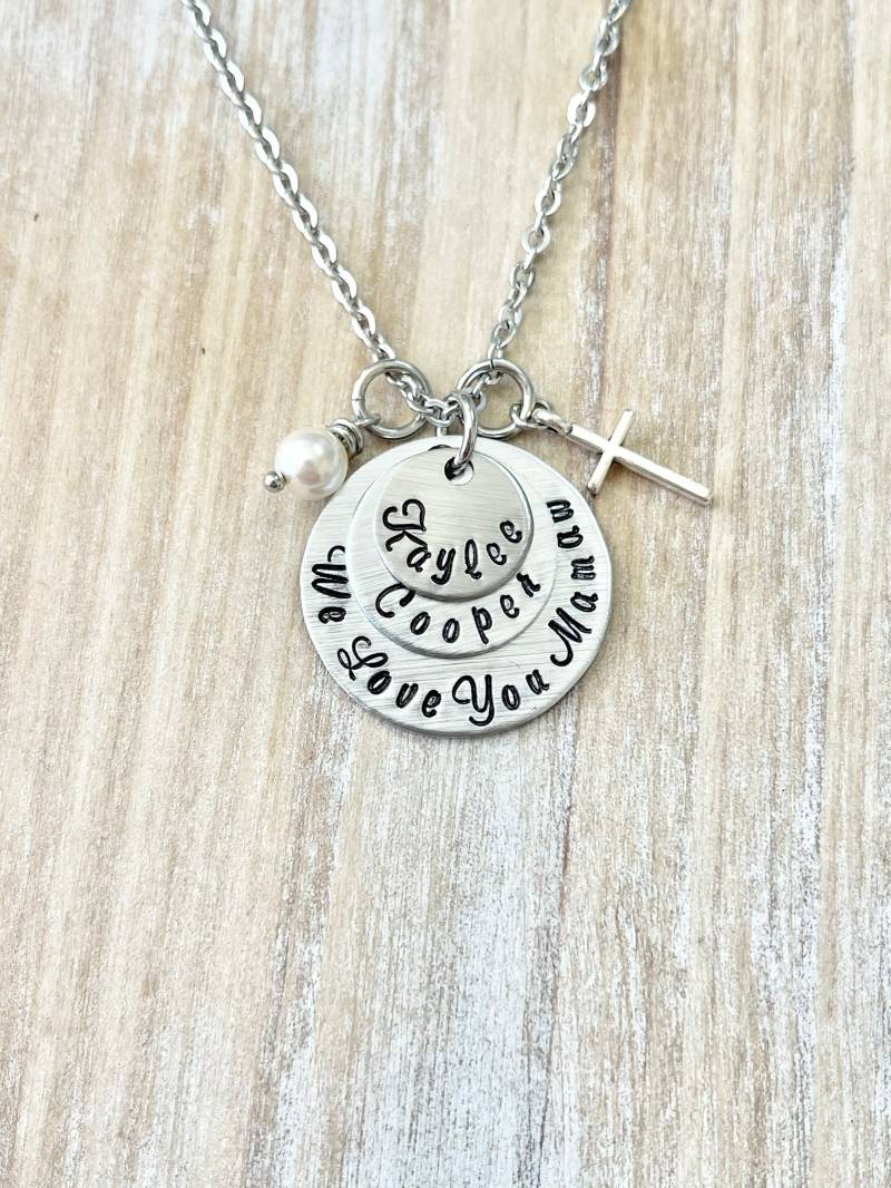 Personalisiertes Geschenk Handgemachte Scheibe Mama Halskette Oma Mamaw Geschenke Für Nana Gigi Mimi Familie Handgemachter Schmuck von BlueEyedJewelsTX