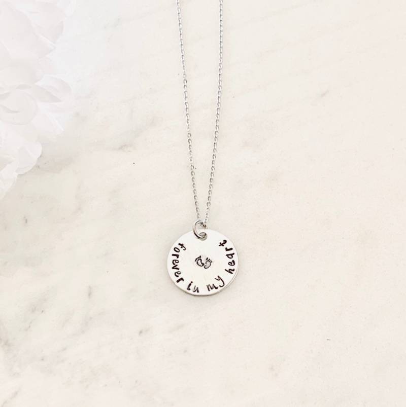 Sympathie Geschenk Für Immer in Meinem Herzen Halskette Baby Fußabdrücke Verlust Eines Geliebten Rip Nie Vergessen Liebevoller Erinnerung An von BlueEyedJewelsTX