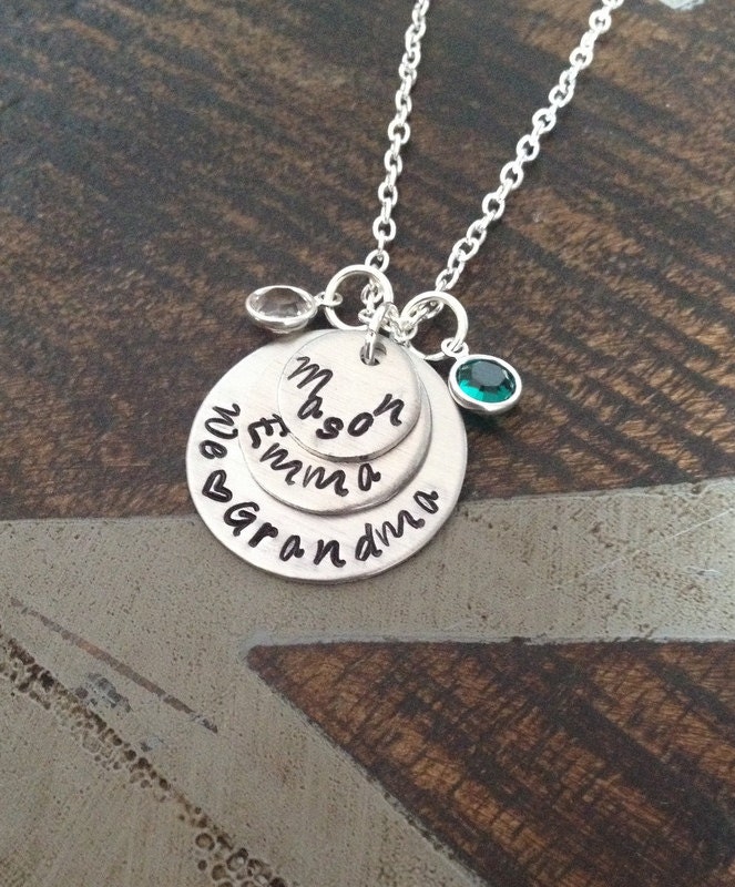 Wir Lieben Oma Halskette Enkel Personalisierte Schmuck Handgestempelt Birthstone von BlueEyedJewelsTX