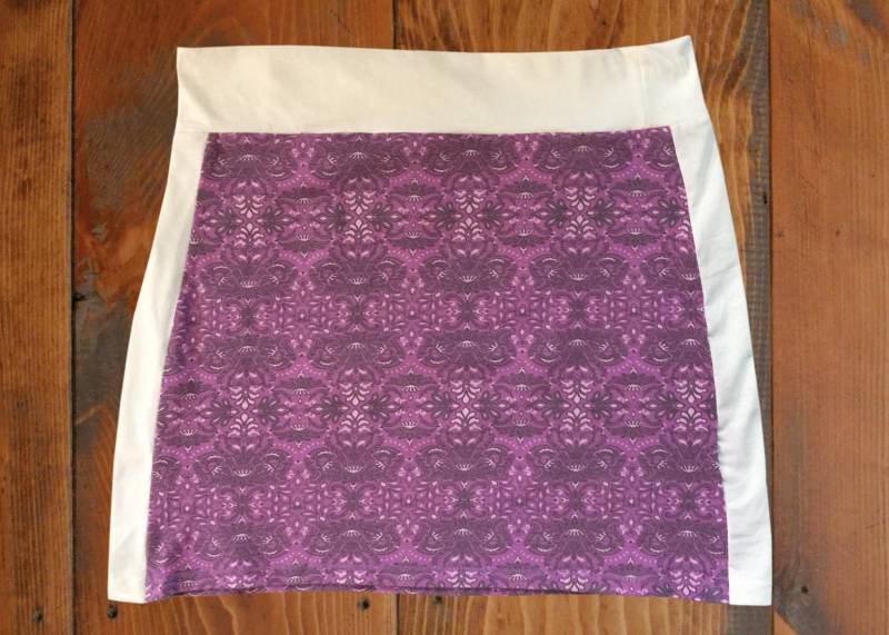 Lavendel, Lila Und Weißen T-Shirt Rock, Größe L von BlueForestApparel