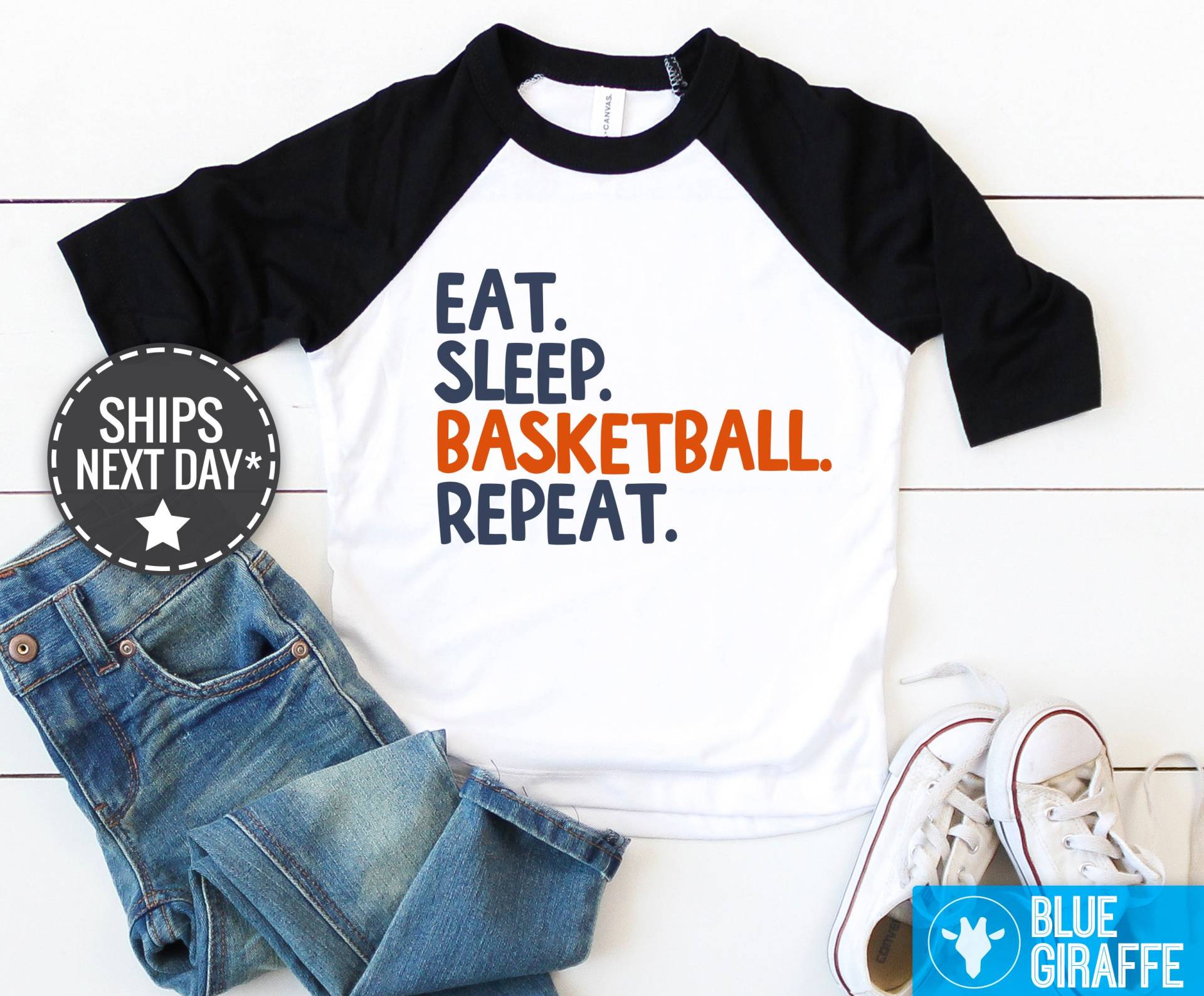 Basketball-Baby-Kleinkind-Shirt, Lustiges Essen Schlaf Basketball-Wiederholungs-Baby Onesie®, Niedlicher Sommer-Bodysuit von BlueGiraffeApparel