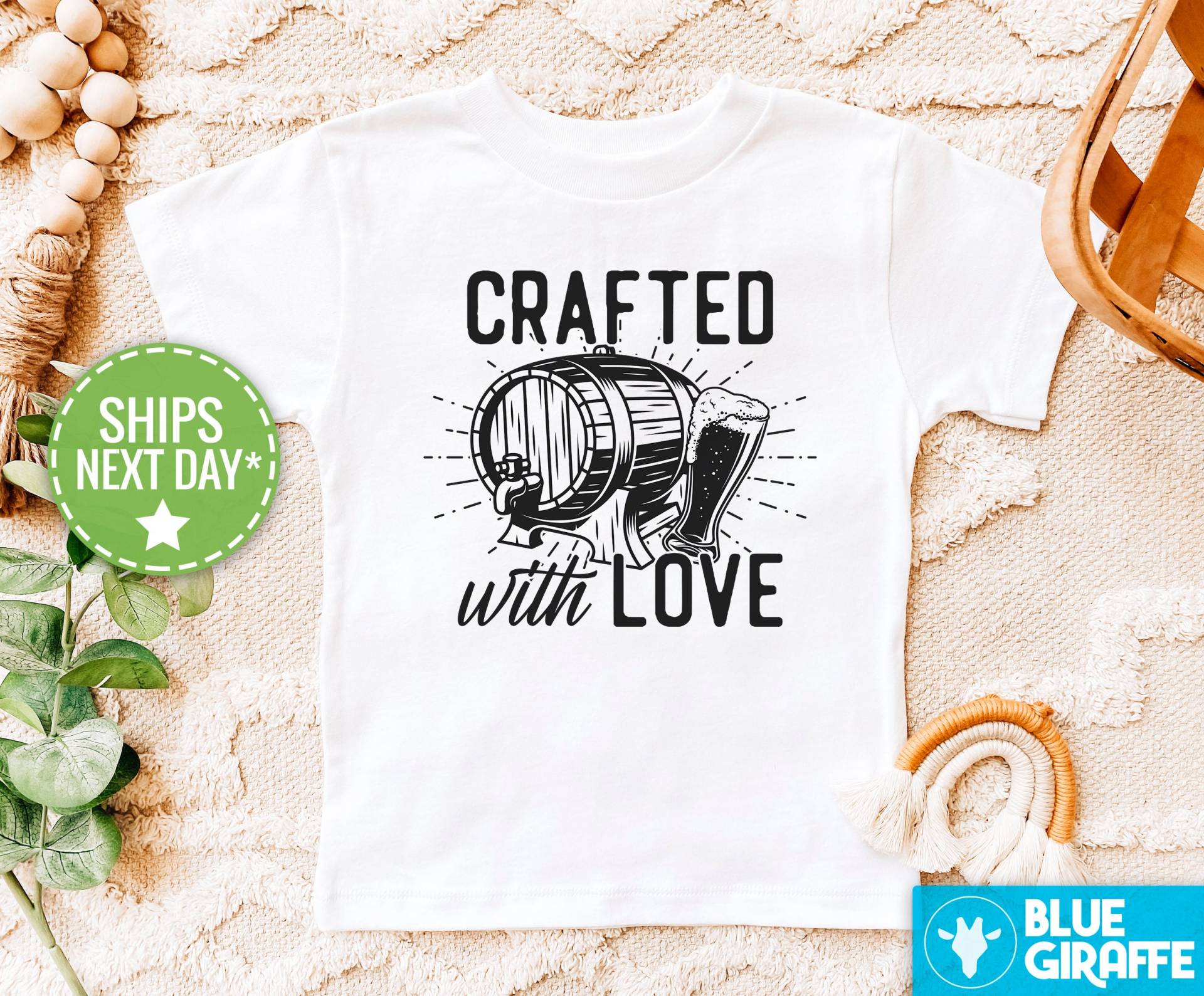 Crafted With Love Kinder Shirt, Süßes Kleinkind Geschenk, Bier Bezogene Shirt von BlueGiraffeApparel