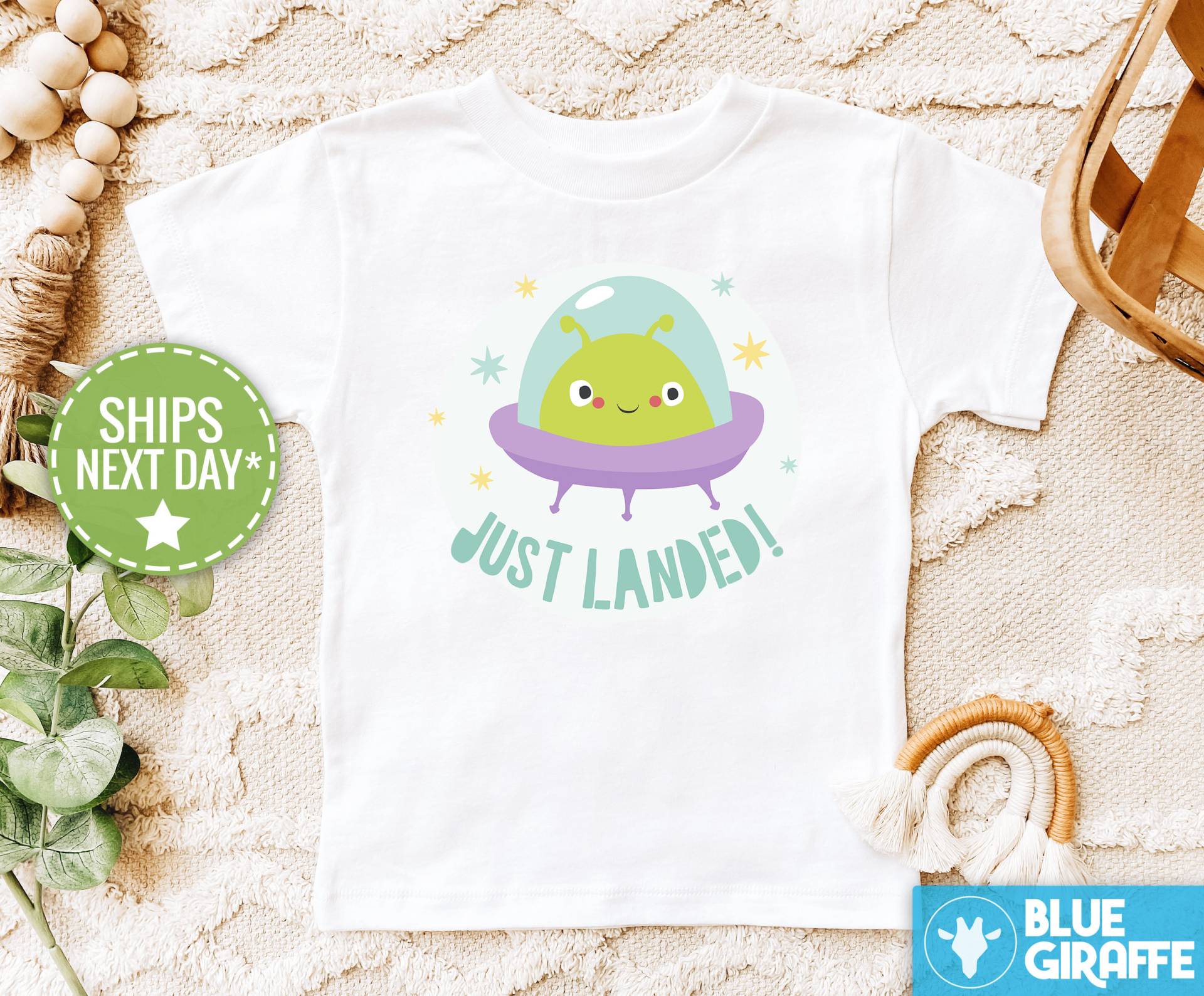 Gerade Gelandet Kleinkind Shirt, Süßes Unisex Kinder Lustiges Shirt von BlueGiraffeApparel