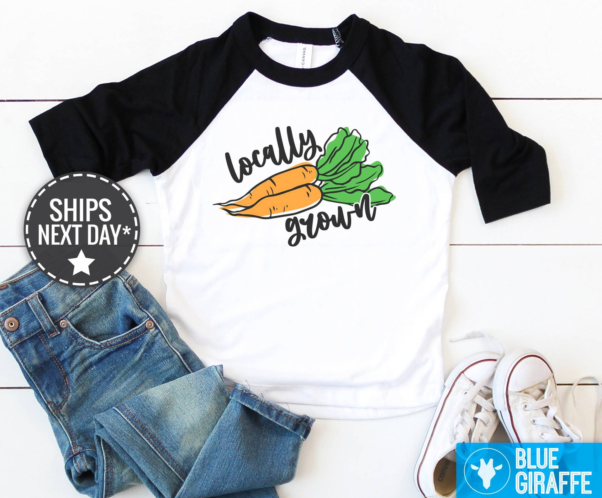 Lokal Gewachsenes Kleinkind-Shirt, Veganer Baby-Body®, Niedlicher Farmers Market-Baby-Body® von BlueGiraffeApparel