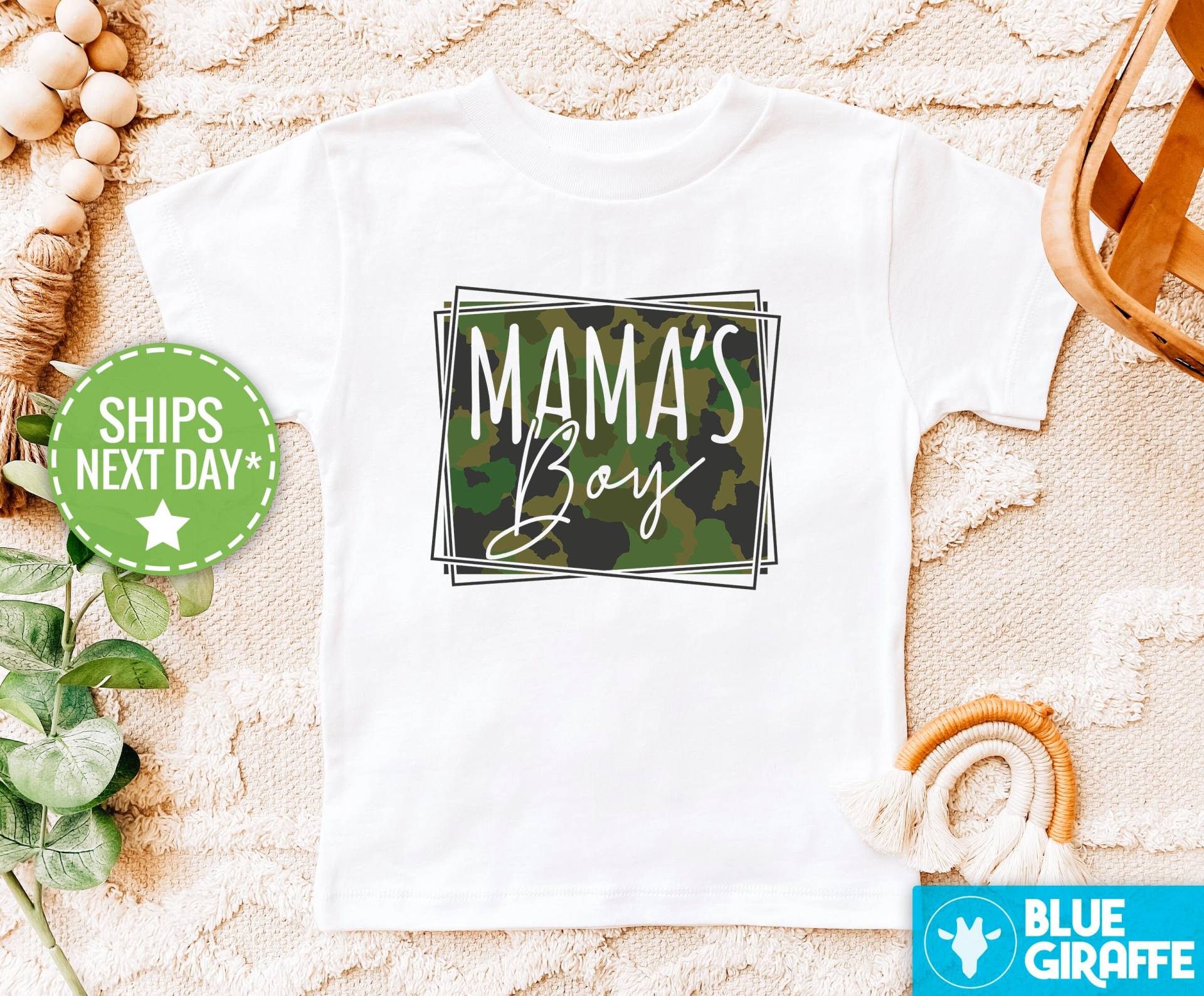 Mamas Junge Kleinkind Shirt, Süßes Muttertag Kinder Jungen Shirt von BlueGiraffeApparel