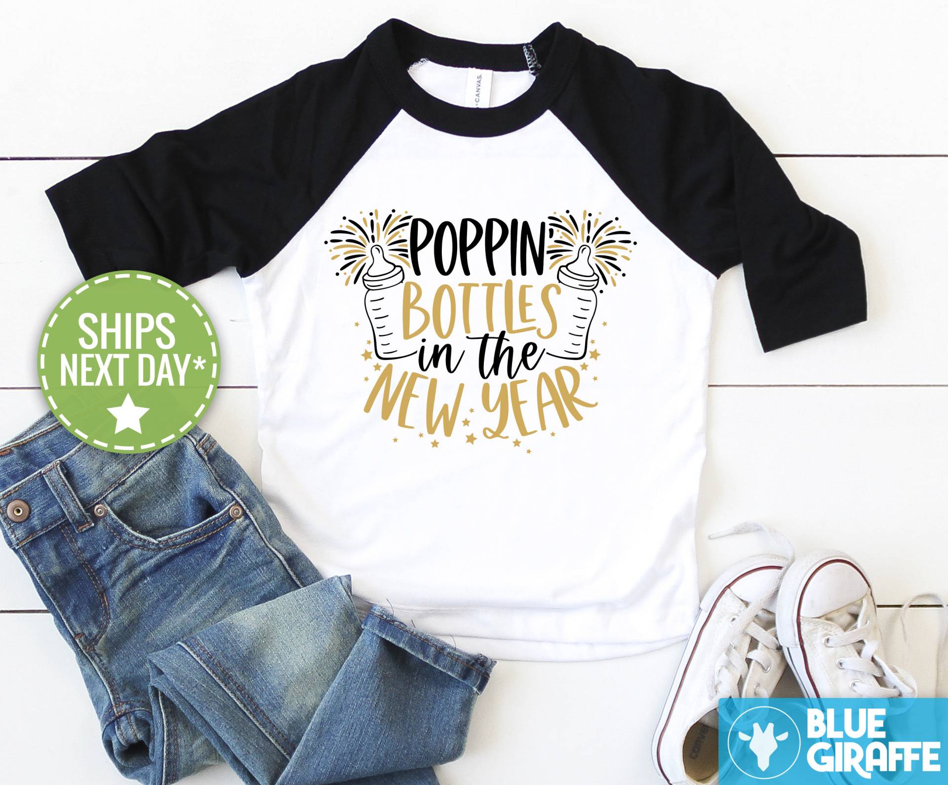 Poppin "Flaschen Im Neuen Jahr Kinder Unisex Raglan, Neujahr Kleinkind Shirt, Süßes Neues Shirt von BlueGiraffeApparel