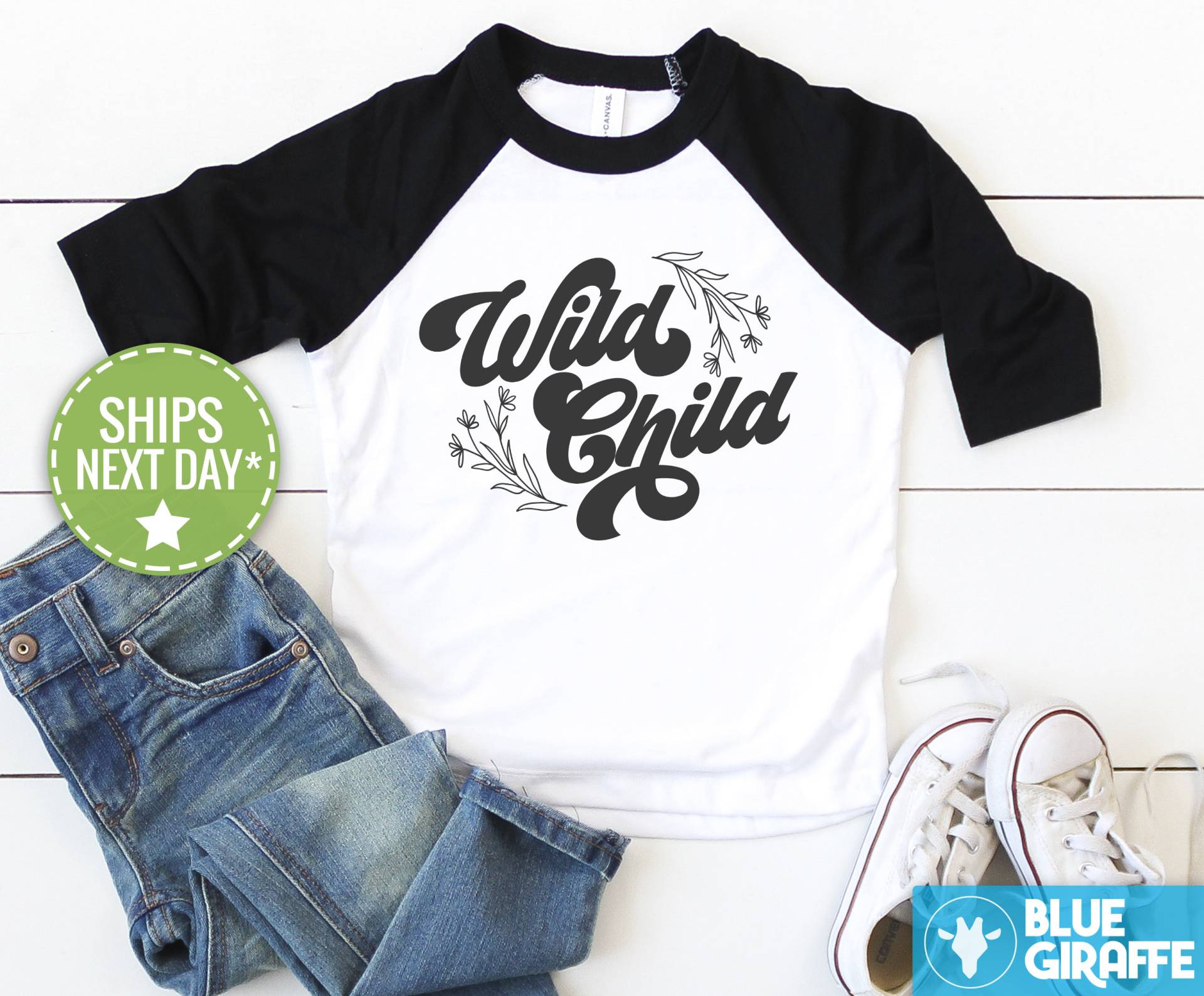 Wildes Kind Kleinkind Shirt, Süßes Boho Kinder Wildes Onesie®, Retro Hippie Baseball T-Shirt, Raglan Shirt von BlueGiraffeApparel