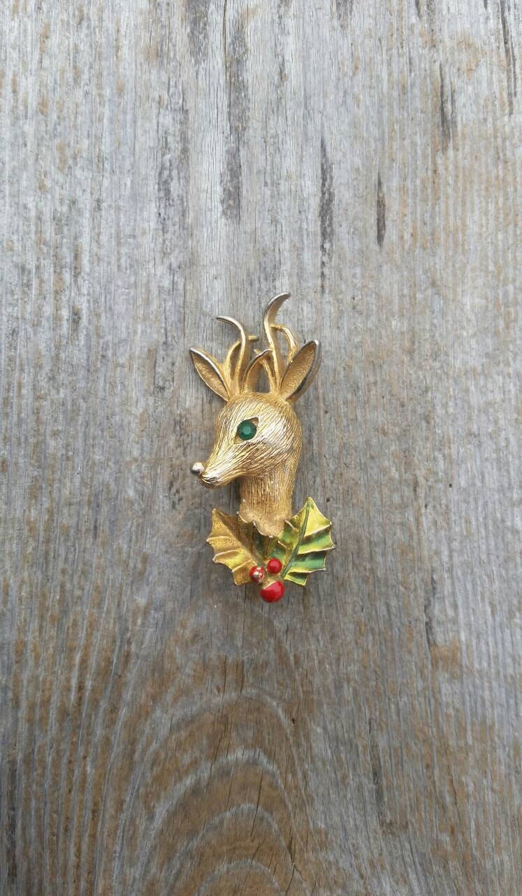 Gerry Gebürstet, Gold-Ton Und Emaille Rentier Holly Brosche Gerry Gebürstet, Gold-Ton Und Emaille Rentier Holly Brosche von BlueHillsBrooches