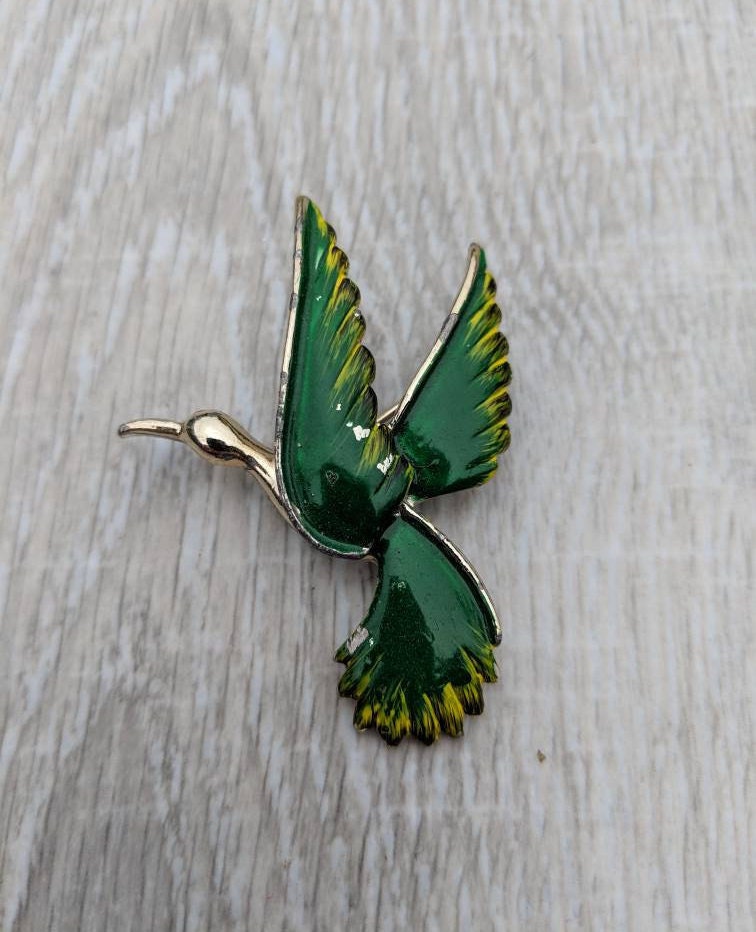 Gerry Grün Und Gelb Emaille Vogel Im Flug Brosche von BlueHillsBrooches
