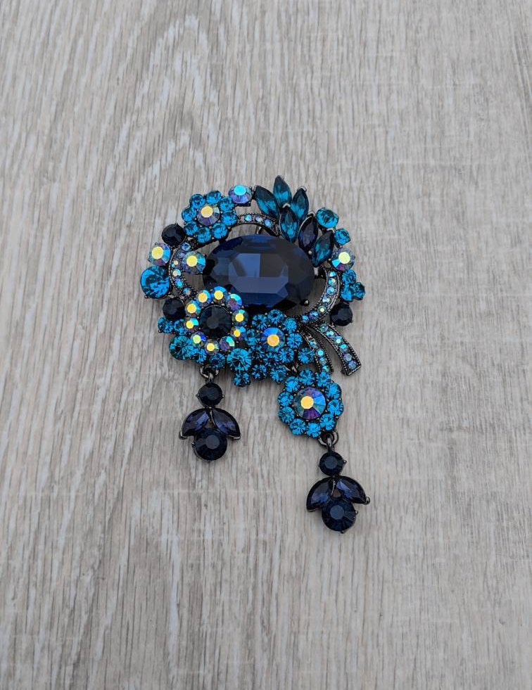 Große Schattierungen Von Blau Und Aurora Borealis Strass Silber Ton Metall Floral Baumseihe Oder Anhänger von BlueHillsBrooches