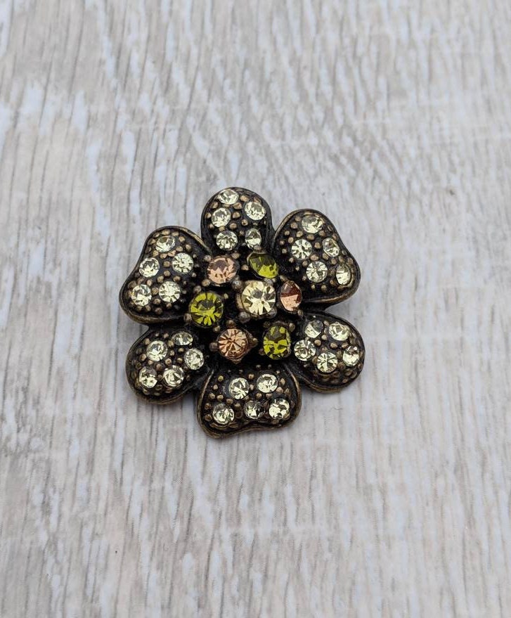 Kleine Blass Gelb, Hell Bernstein Und Olive Grün Strass Antik Gold Ton Metall Blume Brosche von BlueHillsBrooches