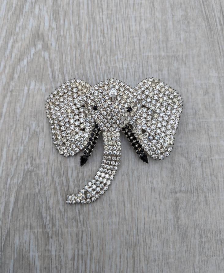 Riesige Strass Elefant Anweisung Brosche Mit Beweglich Stamm von BlueHillsBrooches