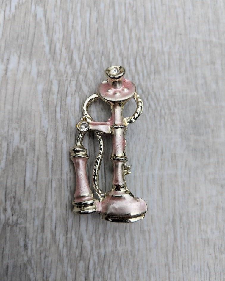 Rosa Emaille Und Rhinestone Candlestick Telefon Brooch von BlueHillsBrooches