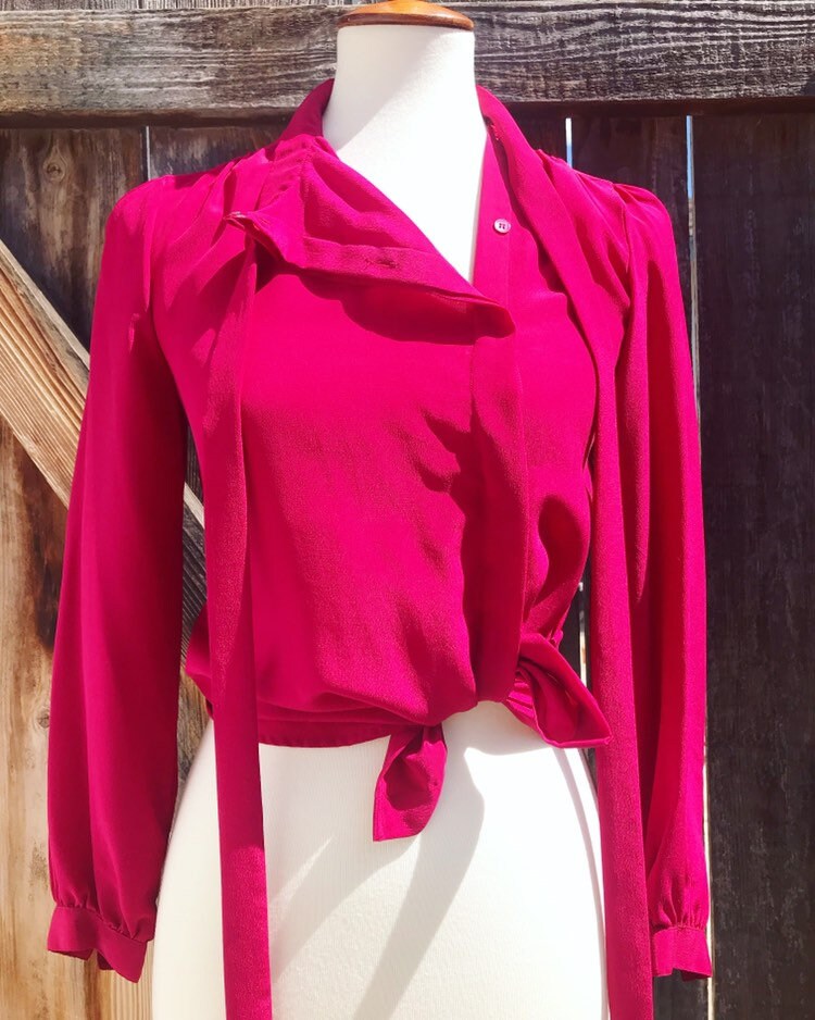 Fuscia Side Button Top Fuscia Side Button Top von BlueHoneyShop