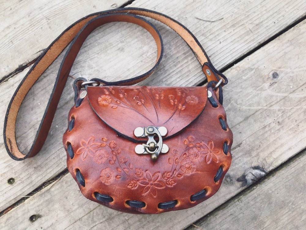Geätzte Ledertasche Geätzte Ledertasche von BlueHoneyShop