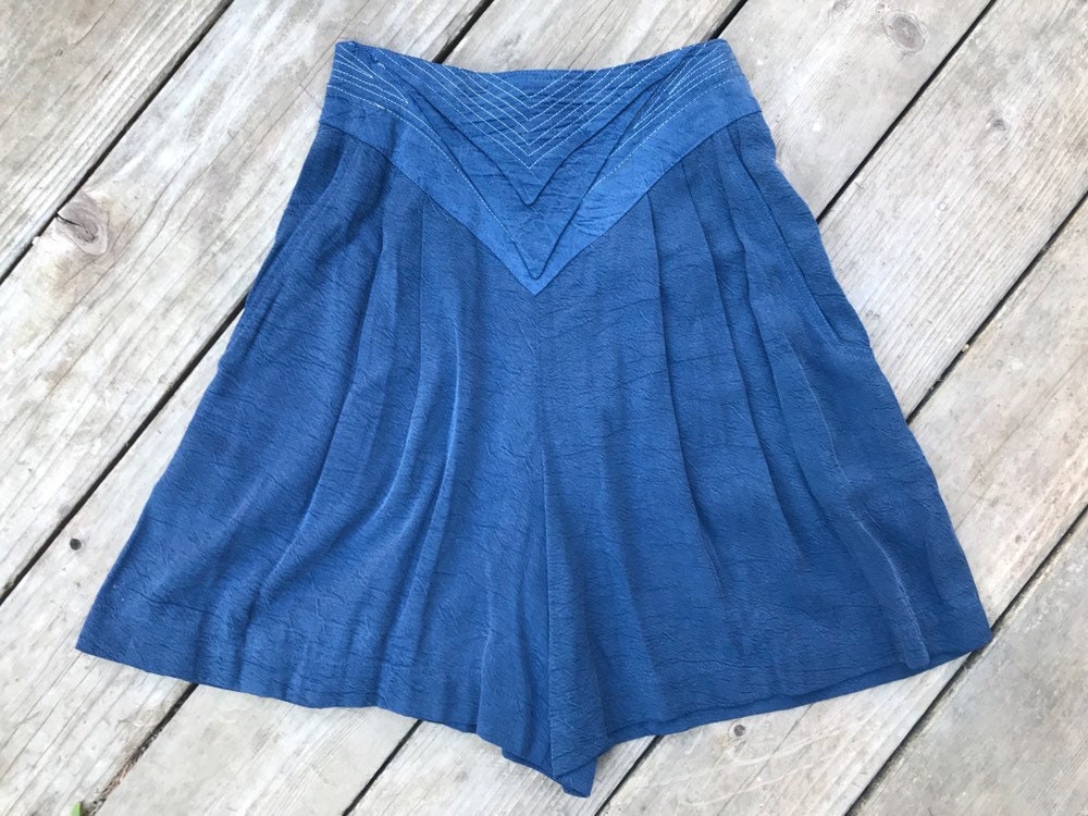 Hoch Taillierte Shorts Hoch Taillierte Shorts von BlueHoneyShop