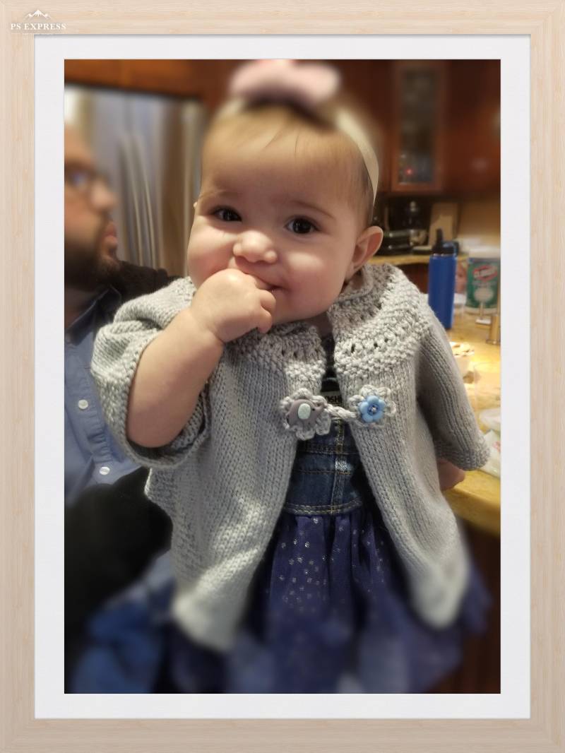 Baby Mädchen Öse Strickjacke von BlueHonuCreations