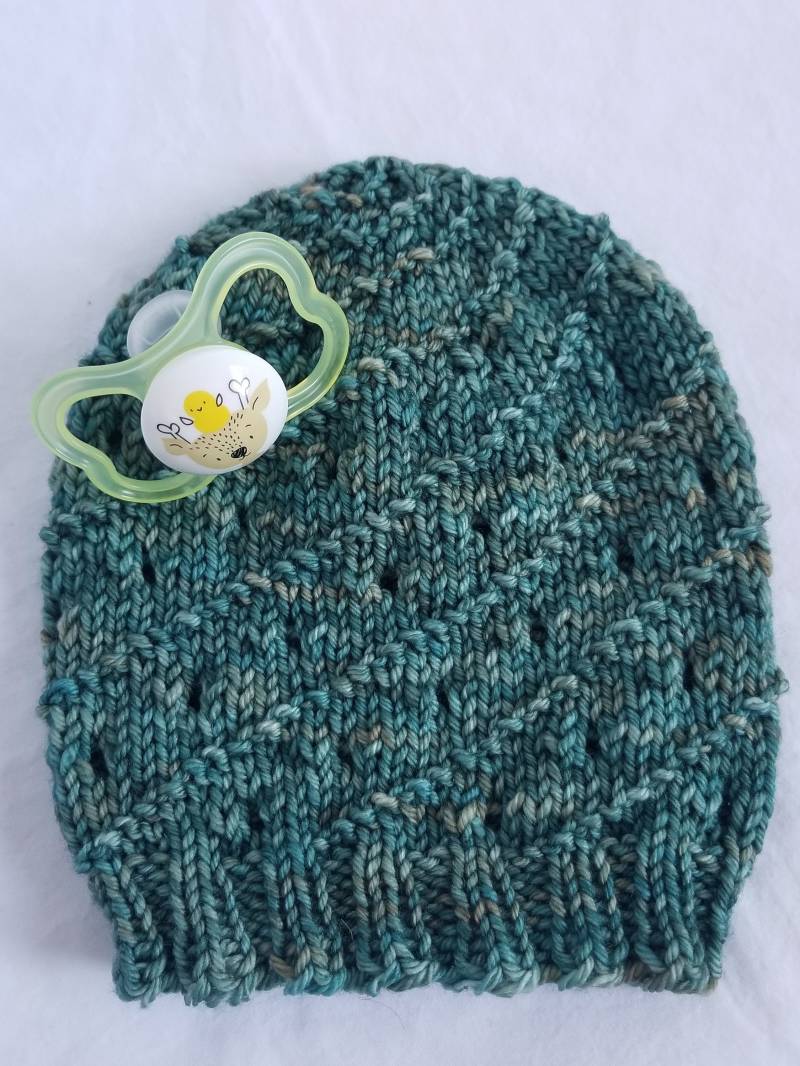 Hand Stricken Spiralförmigen Babymütze von BlueHonuCreations