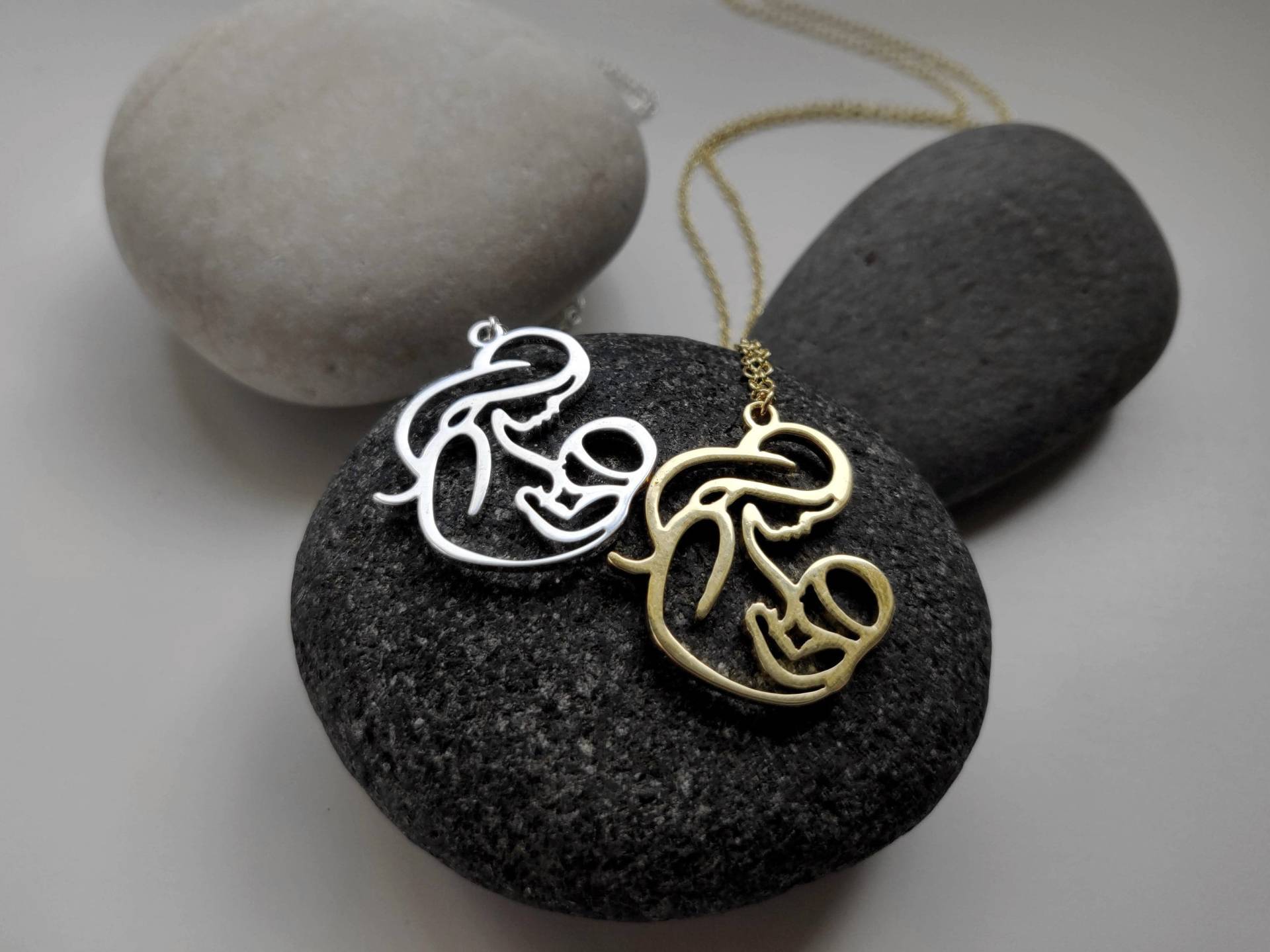 Mutter Und Tochter Halskette | Familie Anhänger Neue Mom Geschenk Kind Baby-Dusche-Geschenk Sohn Schmuck Stillen Mutter Und Tochter Halskette | Familie Anhänger Neue Mom Geschenk Kind Baby-Dusche-Geschenk Sohn Schmuck Stillen von BlueKarmaJewellery