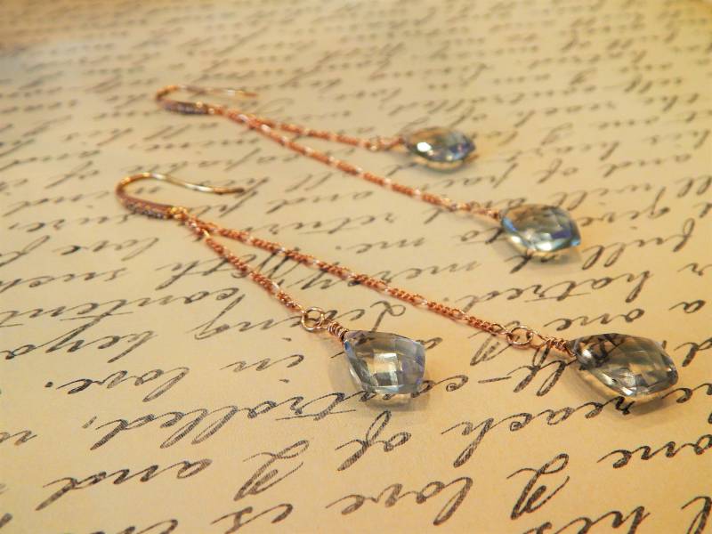 Natürliche Grüne Amethyst Gold Filled Ohrringe von BlueLagoonTreasures