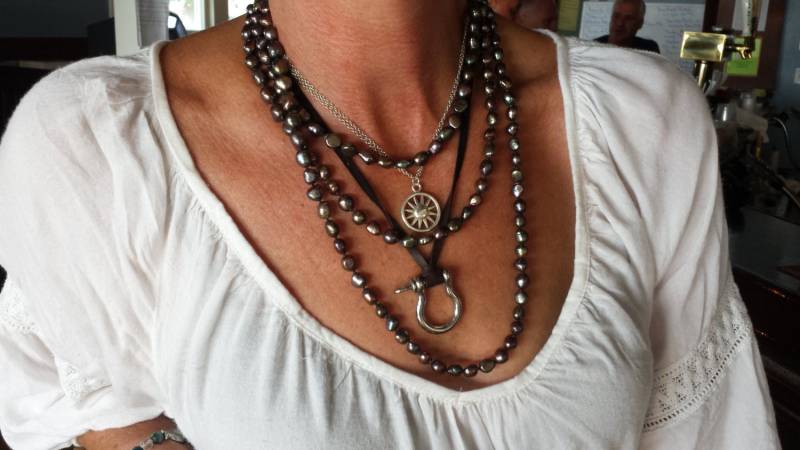 Anker Shackle Halskette Auf Lederband Anker Shackle Halskette Auf Lederband von BlueLotusBracelets