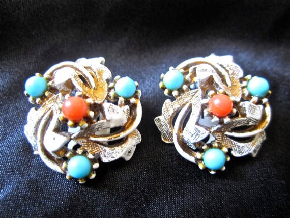 50Er Jahre 60Er Ohrringe Weißgold Ton Blau & Orange Perlen Clip Auf Von Art von BlueMondayVintageUSA