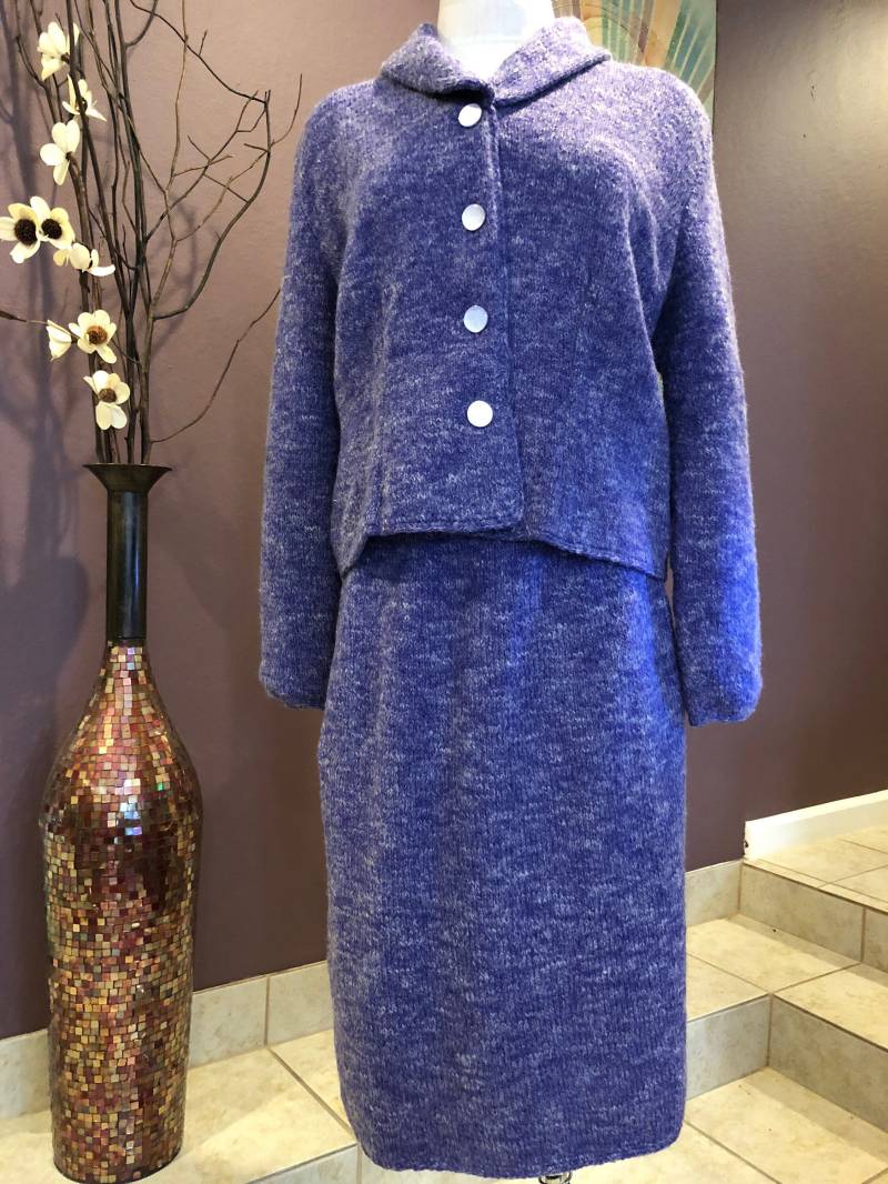 M 50Er Jahre Hand Stricken Lila Anzug Rock Set Gefüttert von BlueMondayVintageUSA