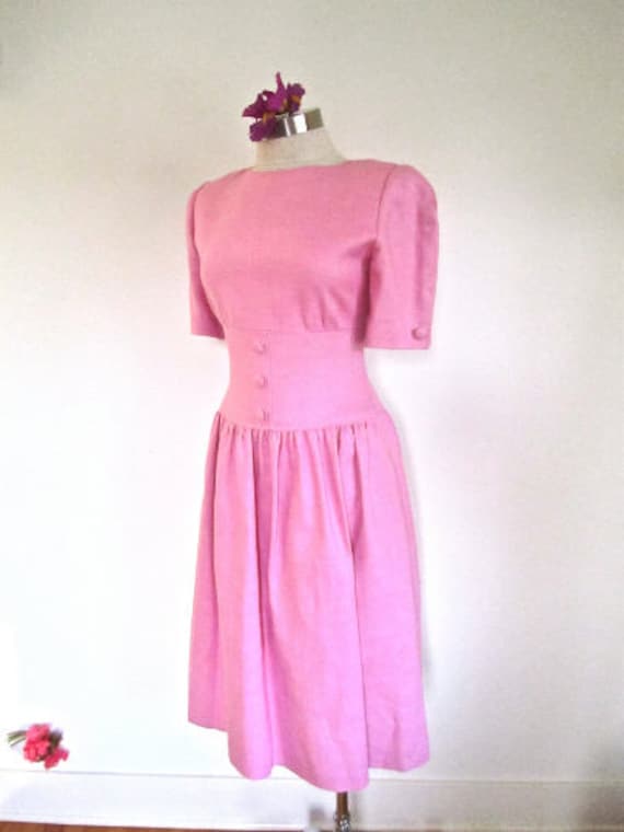 M 80Er Jahre William Pearson Leinen Kleid Von I Magnin Designer Pretty in Pink Day Party Medium von BlueMondayVintageUSA