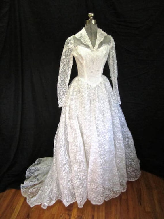 xs 50S Hochzeitskleid Weiße Spitze Tüll Perlen Pailletten Zug Classic Full Rock Sheer Net Grace Kelly Extra Klein von BlueMondayVintageUSA