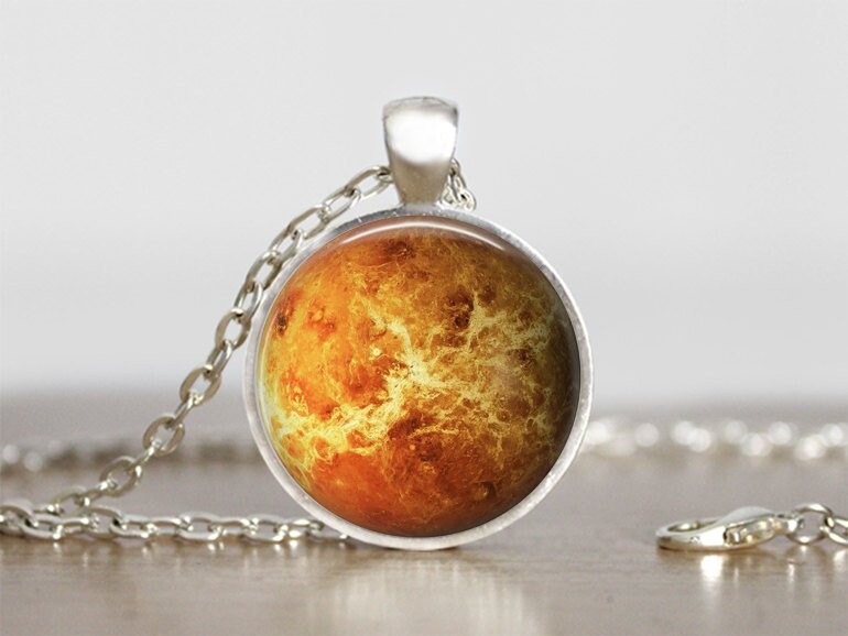Venus Halskette, Anhänger, Schmuck, Charm, Weltraum Charme Venus Halskette, Anhänger, Schmuck, Charm, Weltraum Charme von BlueMoonGifts17