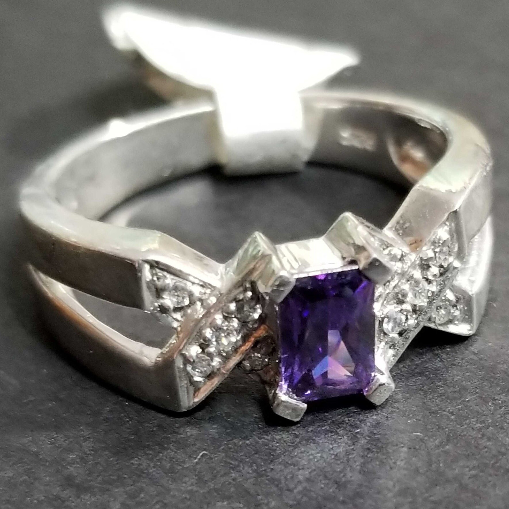 Frauen Sterling Silber Ring Amethyst Cz, Vintage Februar Birthstone, Smaragdschliff von BlueMoonTrader