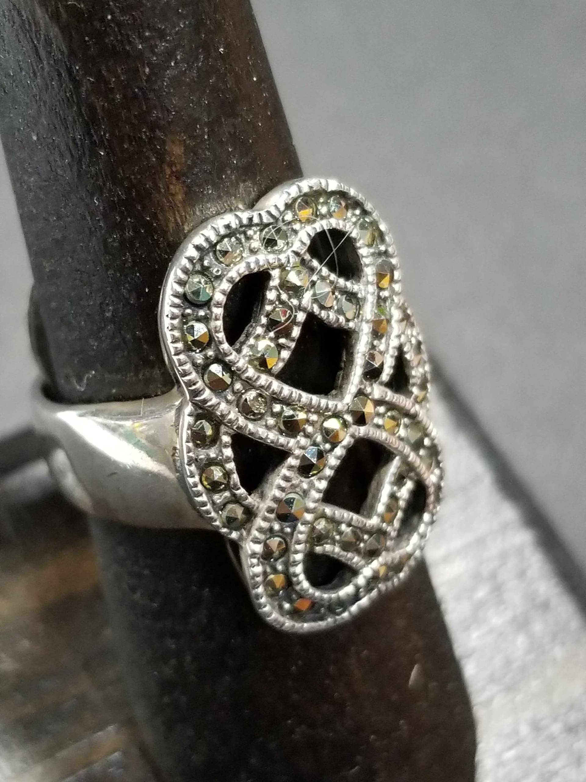 Size 7 Sterling Silber Markasit Ring, 925 Ring Vintage Gothic Damen Unendlichkeit Herz Herzen von BlueMoonTrader
