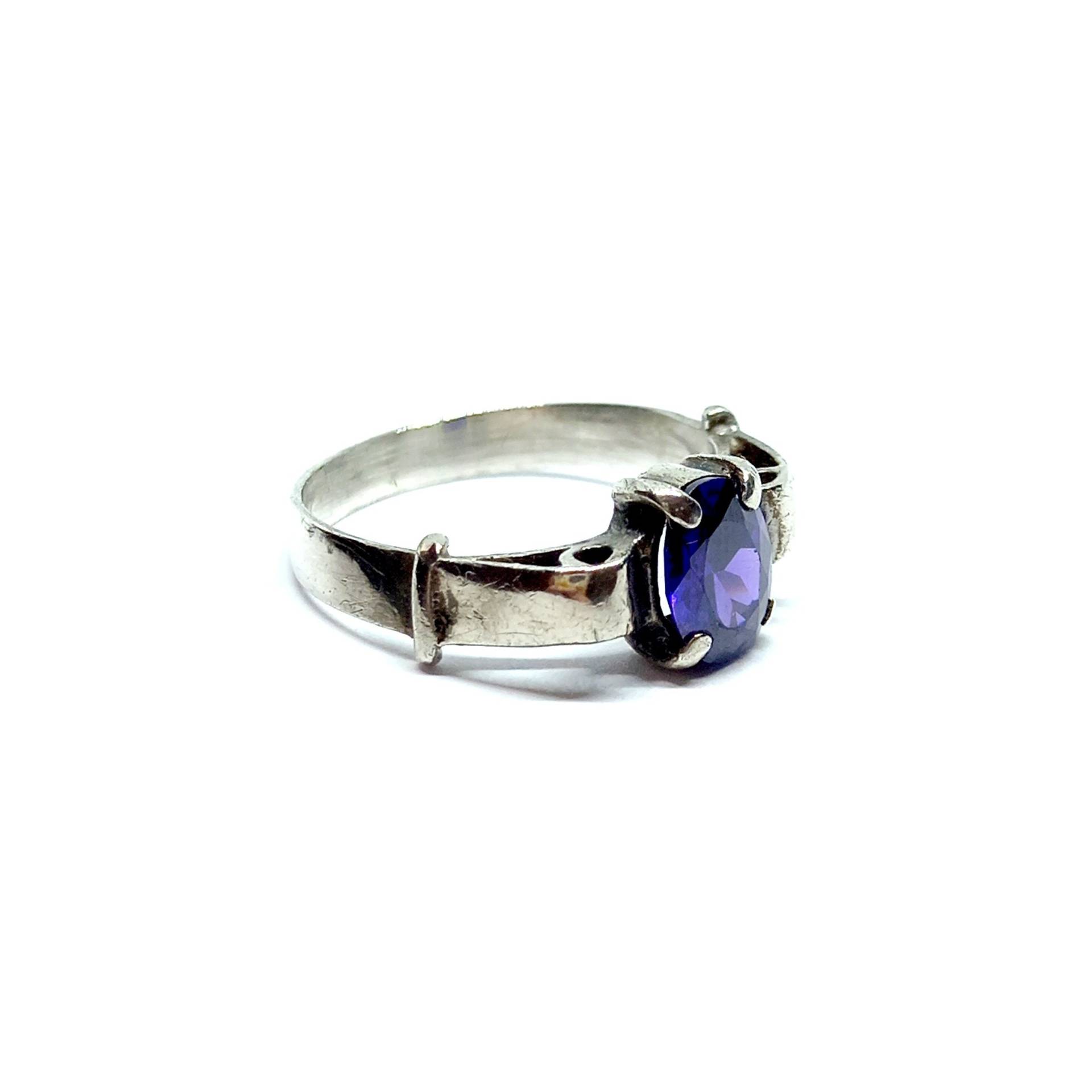 Amethyst Ring Sterling Silber Edelstein Kristall 925 Vintage Größe R 1970Er 80Er Jahre Amethyst Ring Sterling Silber Edelstein Kristall 925 Vintage Größe R 1970Er 80Er Jahre von BlueMoonTrinketShop