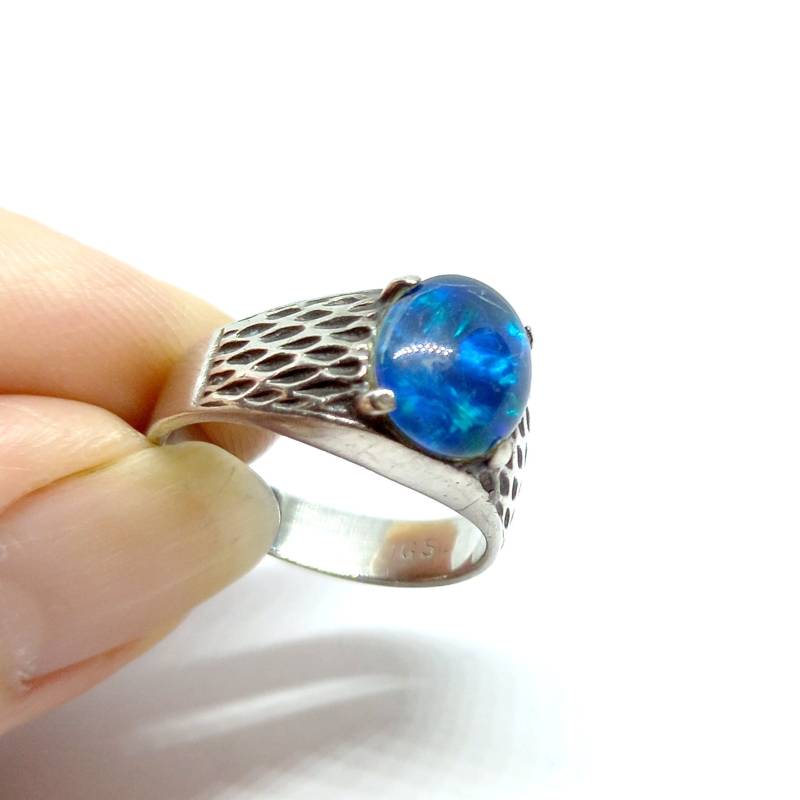 Opal Ring Sterling Silber Blauer Vintage Faux Gem 925 Punziert Chunky Texturierte Größe Q 8 Opal Ring Sterling Silber Blauer Vintage Faux Gem 925 Punziert Chunky Texturierte Größe Q 8 von BlueMoonTrinketShop