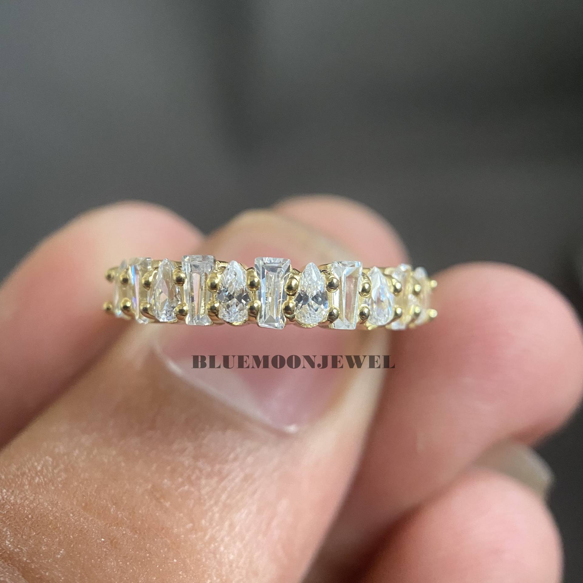 Einzigartige Moissanite Ehering, Birne & Kegel Baguette Geschnitten Halben Eternity Bandring, Passendes Band Für Verlobungsring von BlueMoonjewel2015