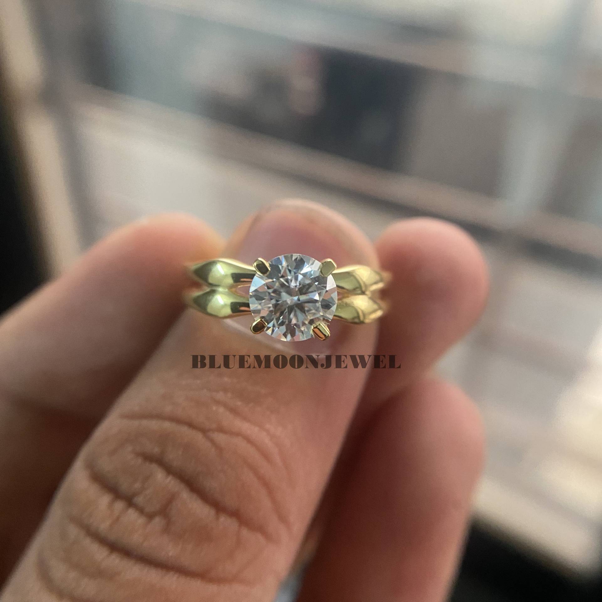 Moissanite Verlobungsring Set, Schlichte Elegante Solitär Ehering Ringset Geschenk Für Sie, Brilliant Rundschliff von BlueMoonjewel2015