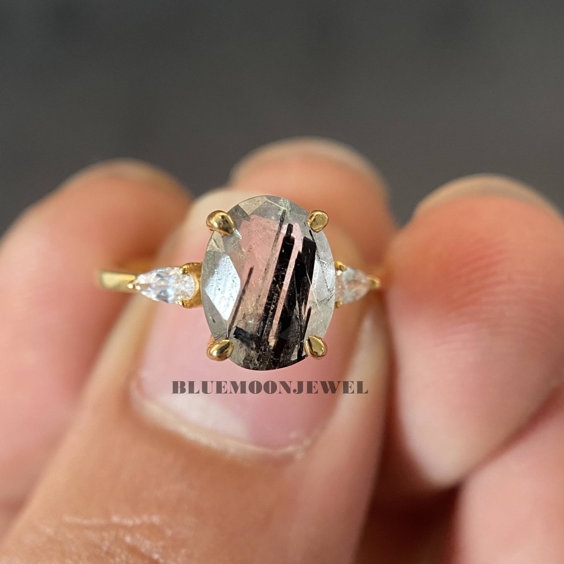 Schwarzer Rutilquarz Verlobungsring , 2.35Ct Ehering Ovalschliff Geburtsstein Edelstein Gelbgoldring von BlueMoonjewel2015