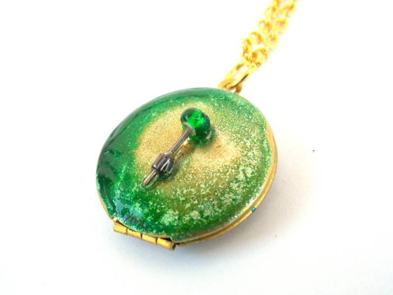 Doctor Who Halskette Grün Sonic Screwdriver Medaillon von BlueNightJewelry