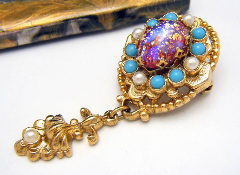 Seltene Vintage Lisner Brosche Foiled Glass Drachen Atmen Lucite Pearlized Beads Seltene Vintage Lisner Brosche Foiled Glass Drachen Atmen Lucite Pearlized Beads von BluePlateSpecial2005