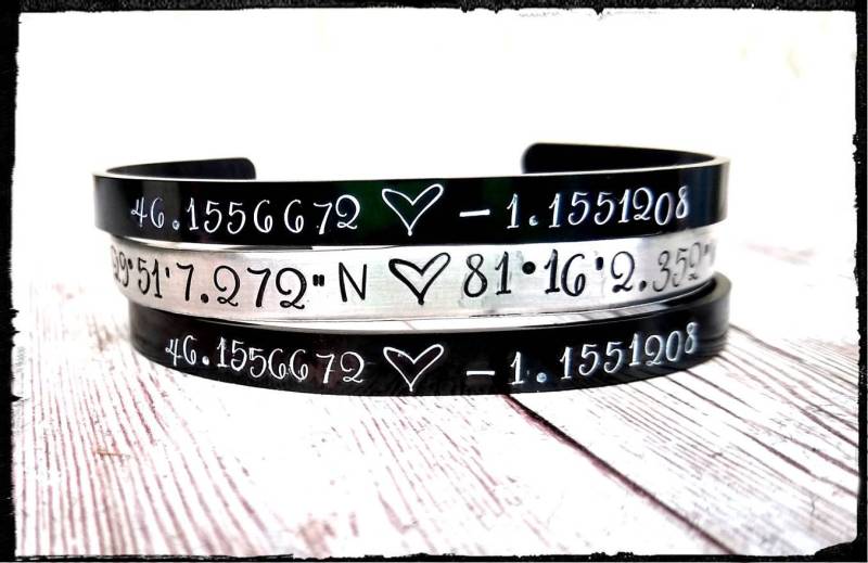 Gestempelte Gps-Koordinaten Manschettenarmband Personalisiertes Aluminium Oder Edelstahl von BlueReefBoutique